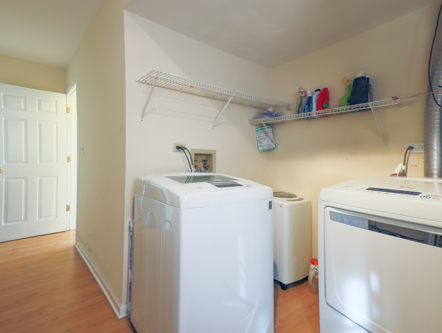 331 E Fox Hill Drive, Buffalo Grove, IL 60089