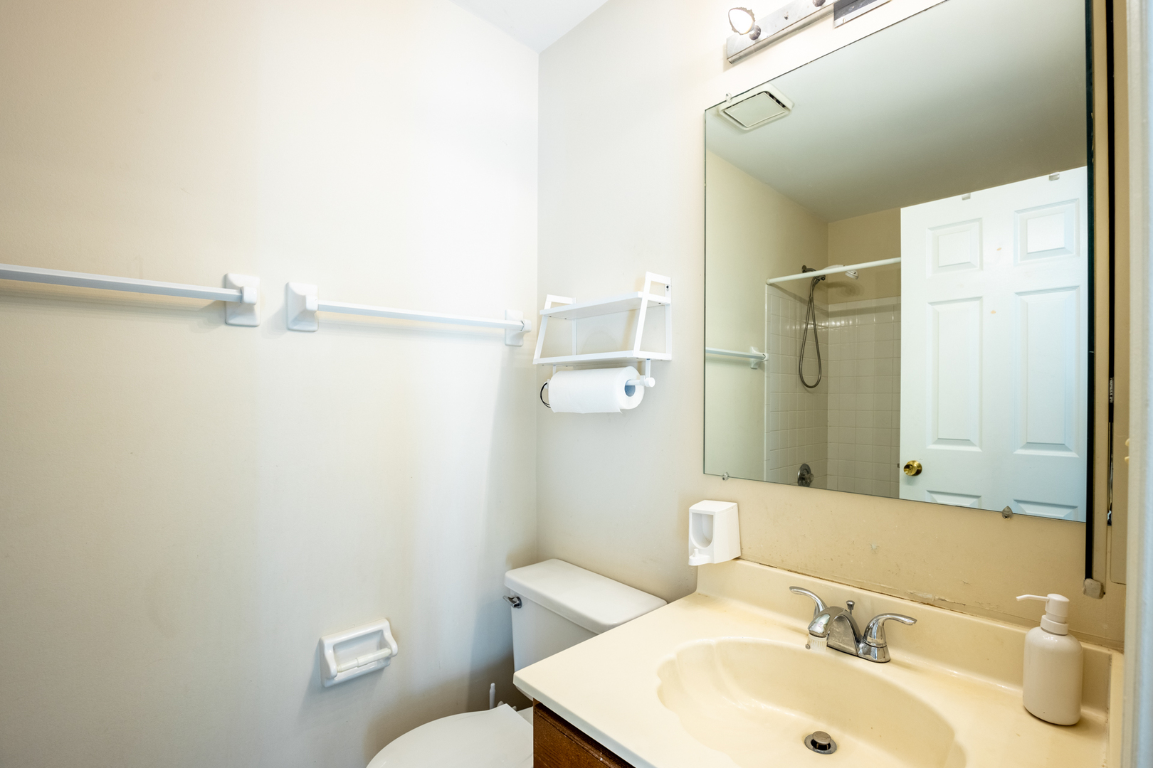 331 E Fox Hill Drive, Buffalo Grove, IL 60089