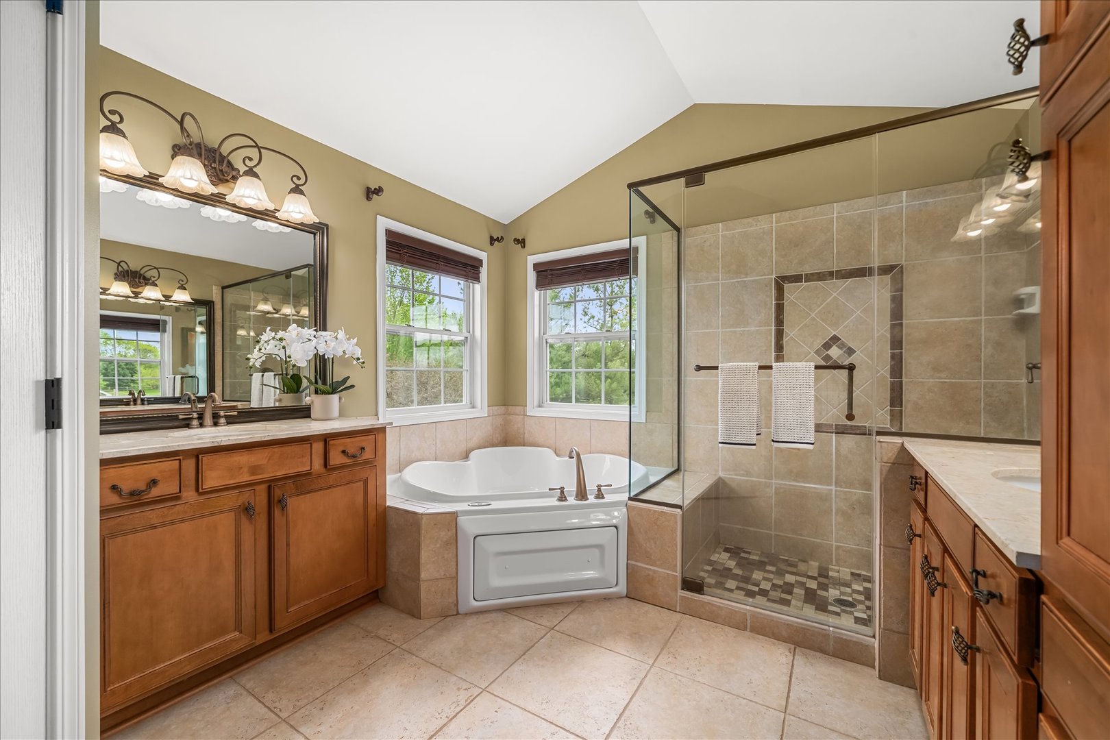 5672 Fields Drive, Yorkville, IL 60560