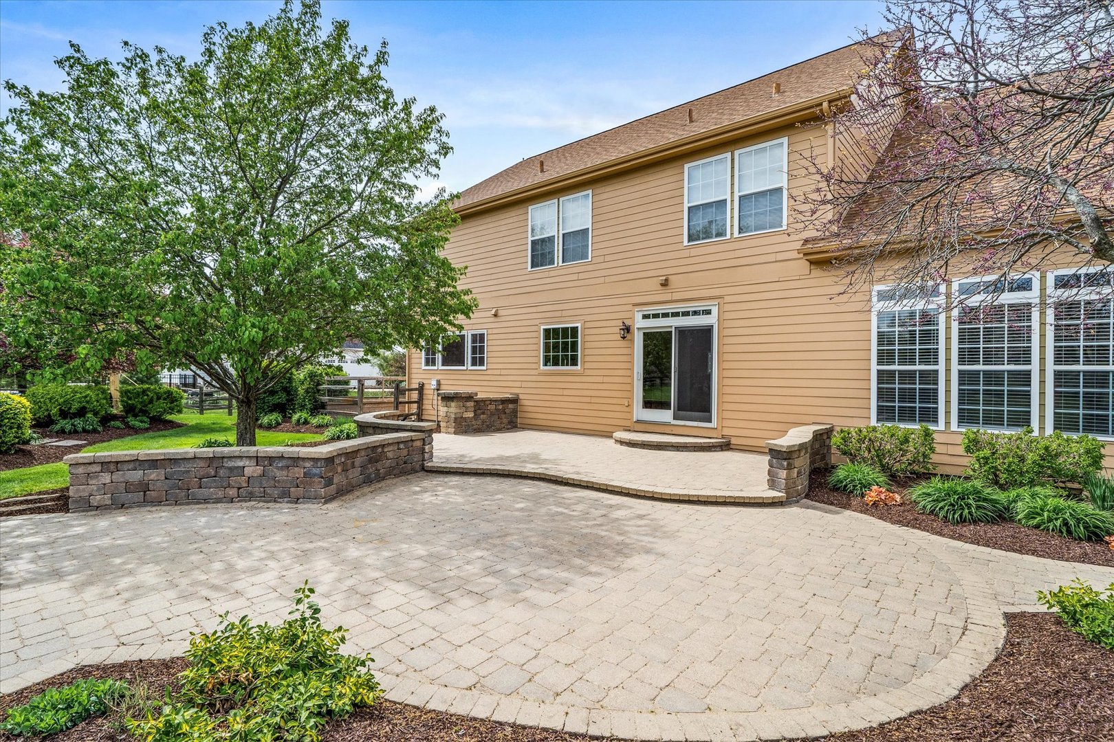 5672 Fields Drive, Yorkville, IL 60560