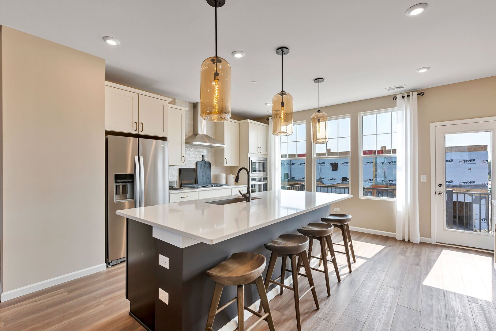 251 Mary Drive #14663, Schaumburg, IL 60193