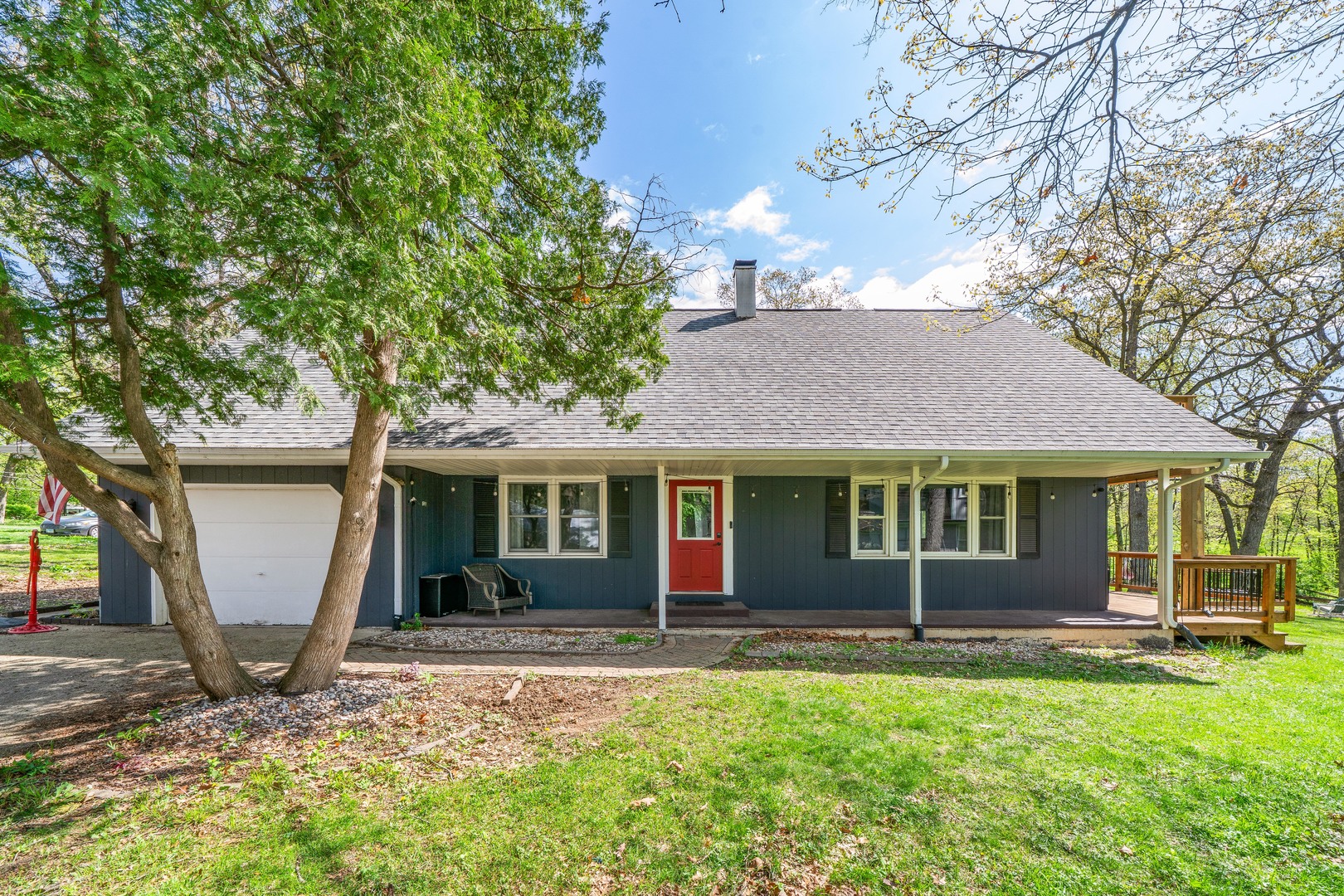 795 Lake Holiday Drive, Lake Holiday, IL 60548