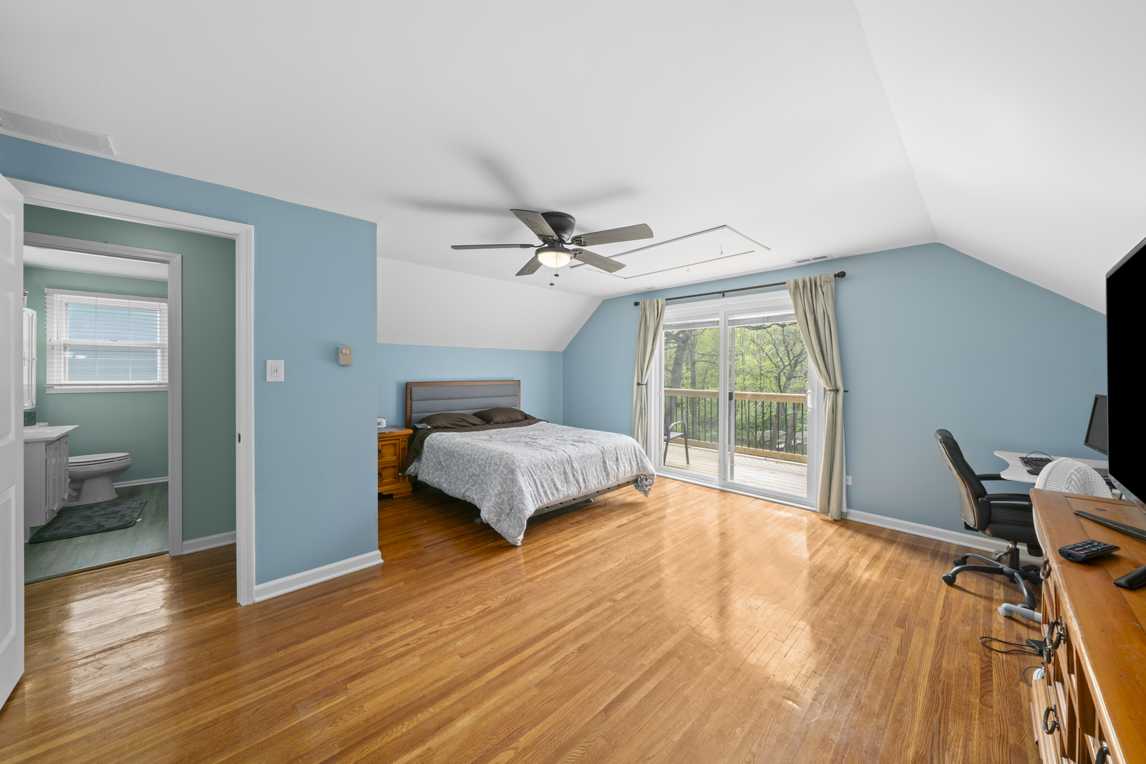 795 Lake Holiday Drive, Lake Holiday, IL 60548