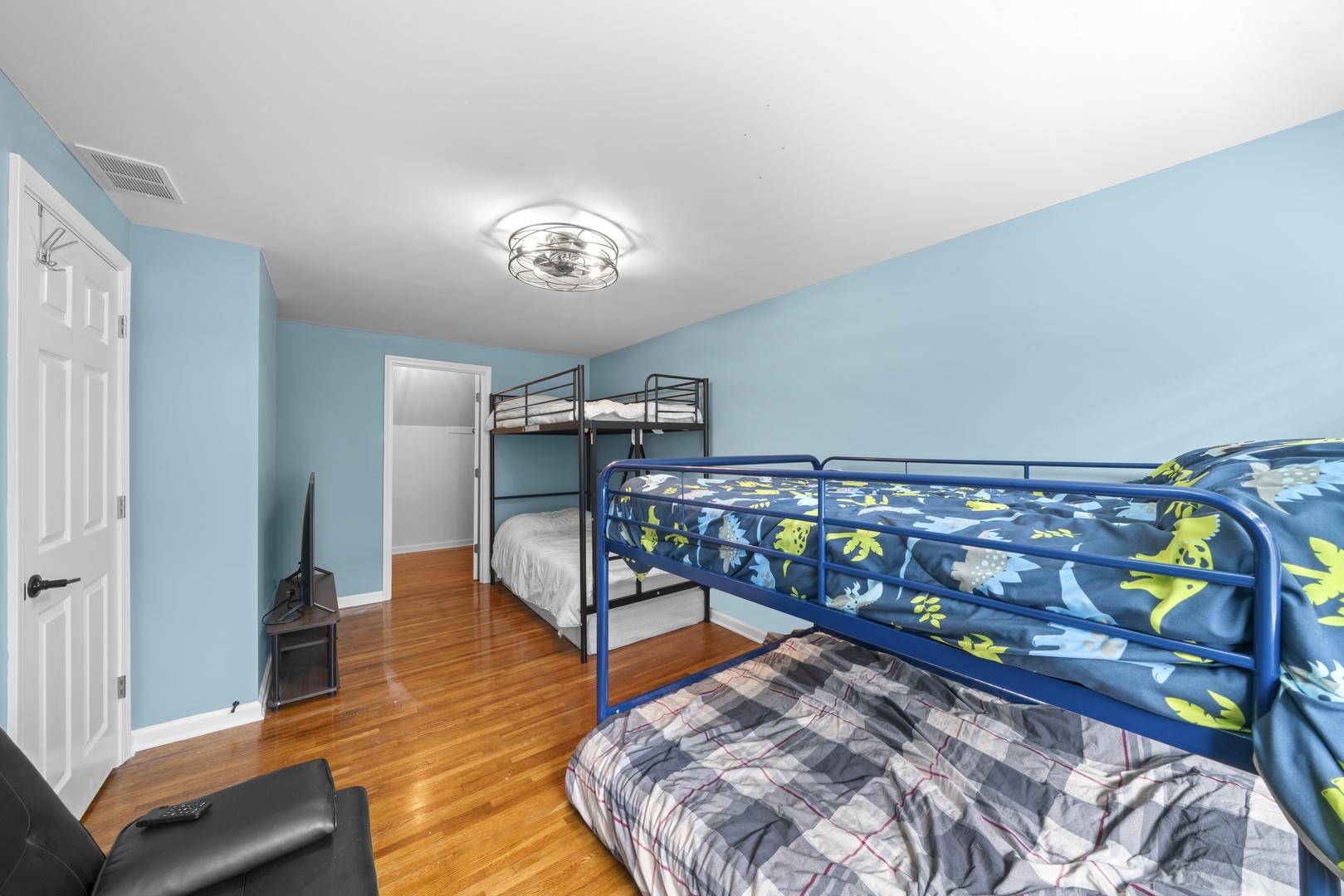 795 Lake Holiday Drive, Lake Holiday, IL 60548