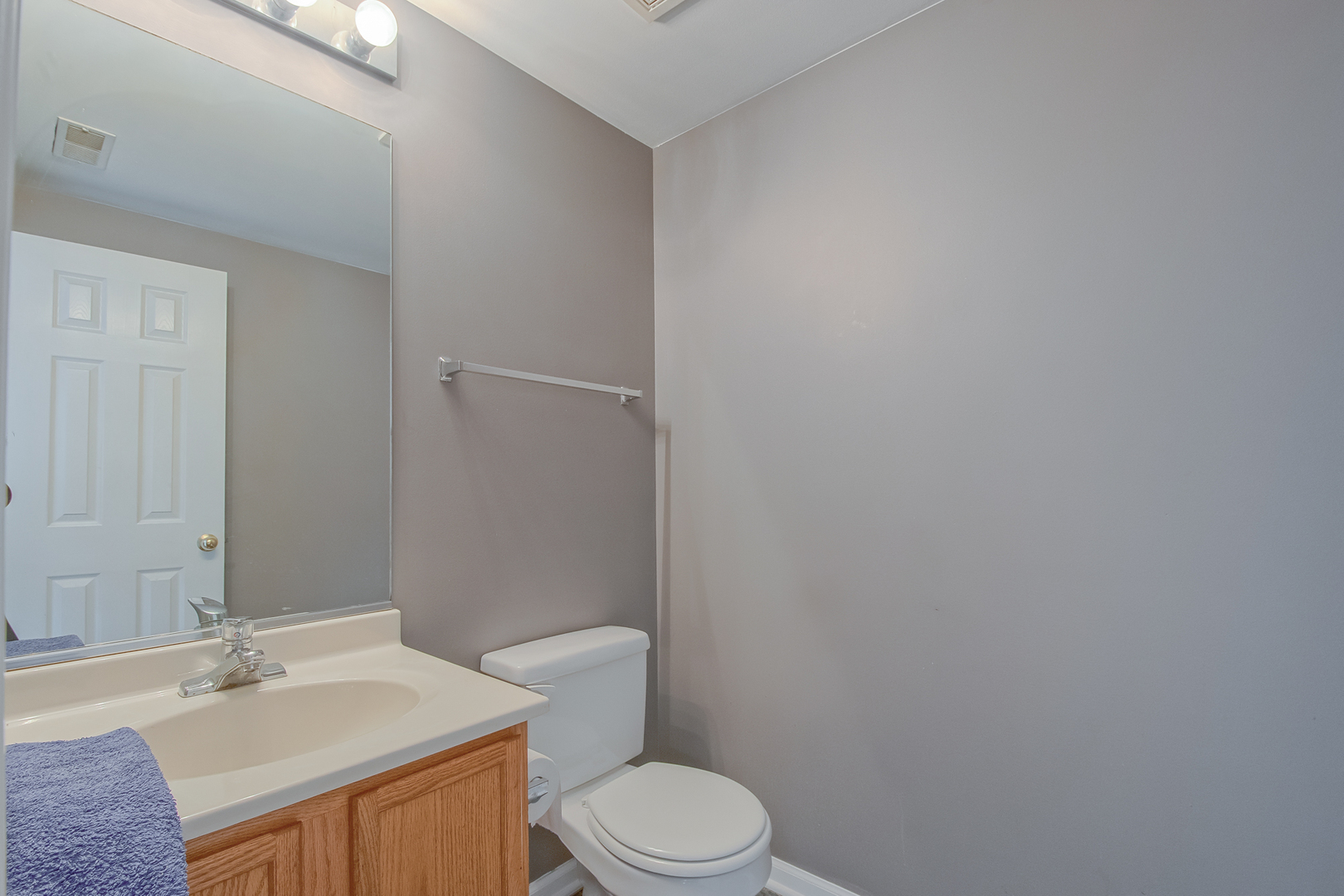 1431 W SPLIT OAK Circle, Round Lake Beach, IL 60073