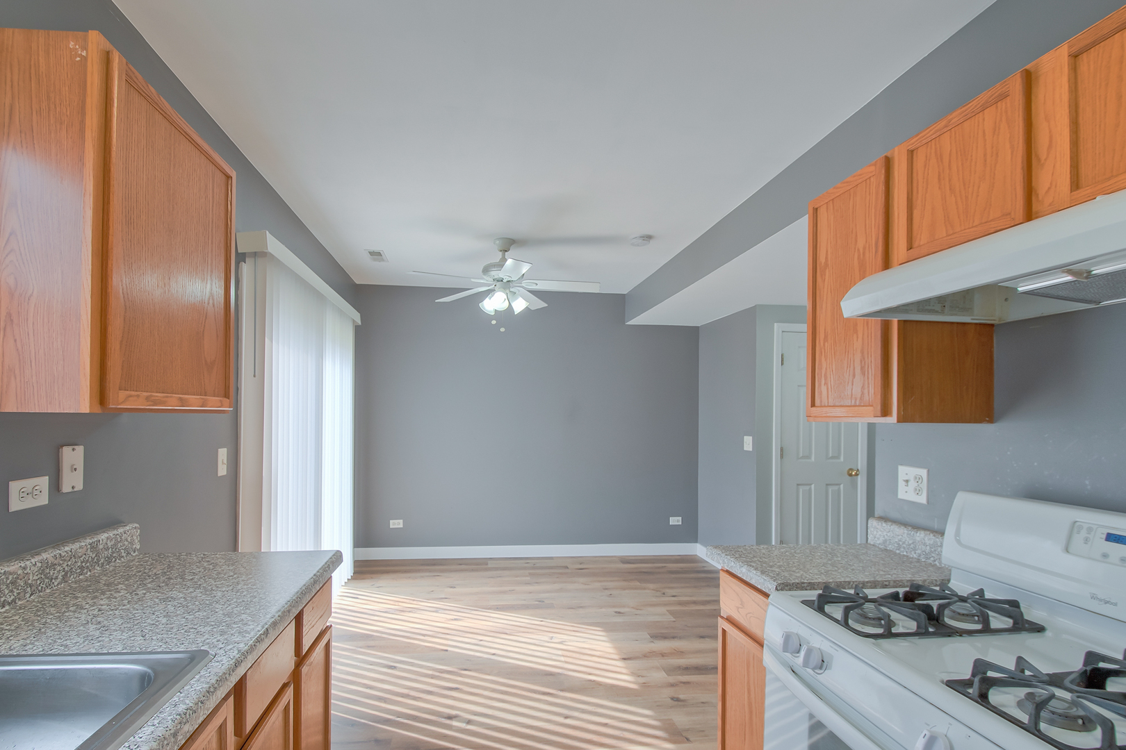 1431 W SPLIT OAK Circle, Round Lake Beach, IL 60073