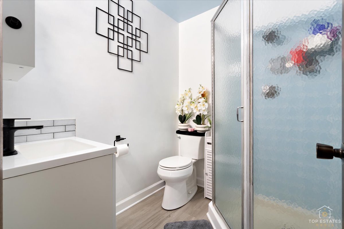 1135 Foxboro Court, Schaumburg, IL 60193