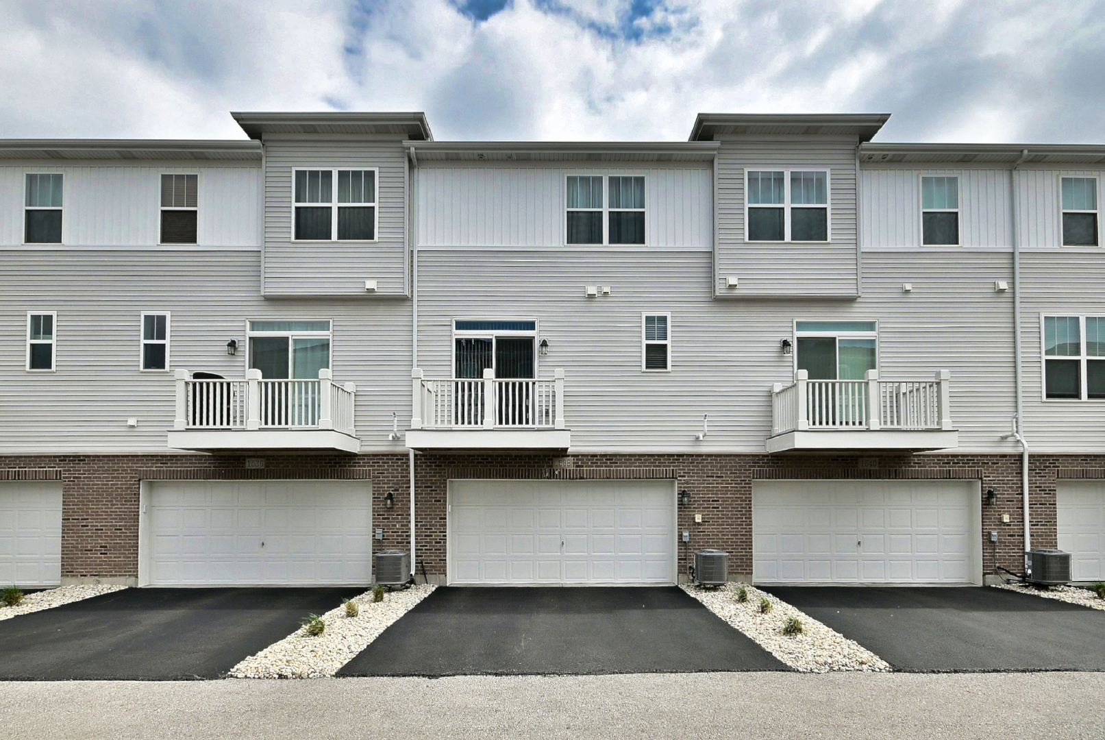 1538 Times Drive, Des Plaines, IL 60018