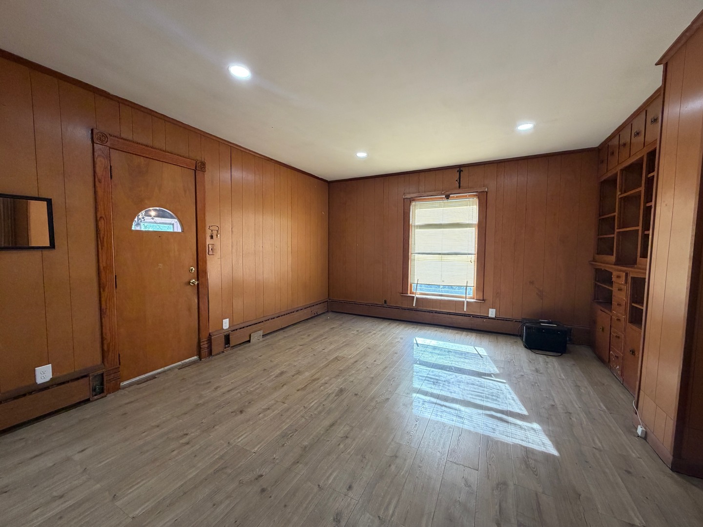 385 E Main Street, Sheldon, IL 60966