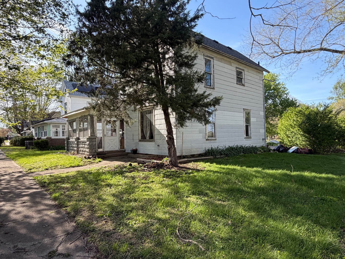 385 E Main Street, Sheldon, IL 60966