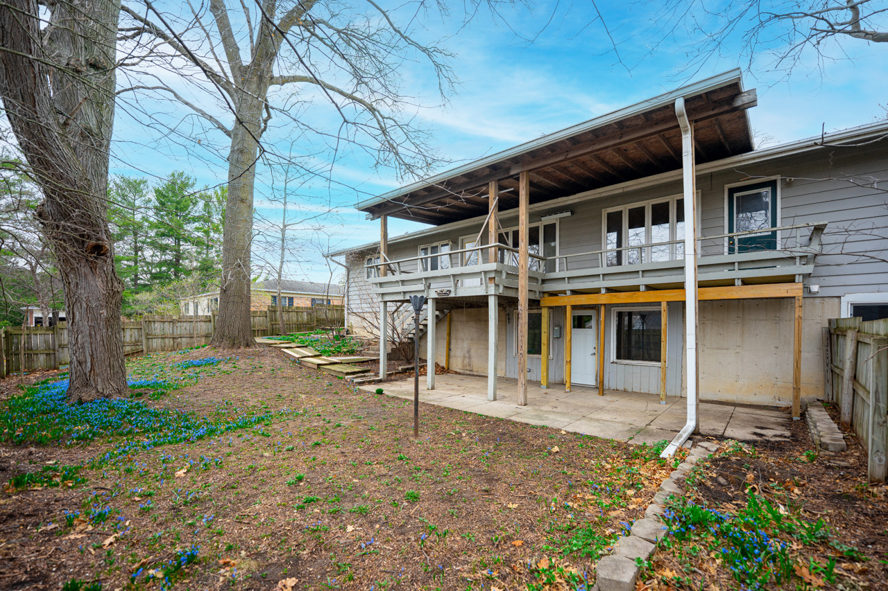 1407 Bolkinwood Drive, Freeport, IL 61032