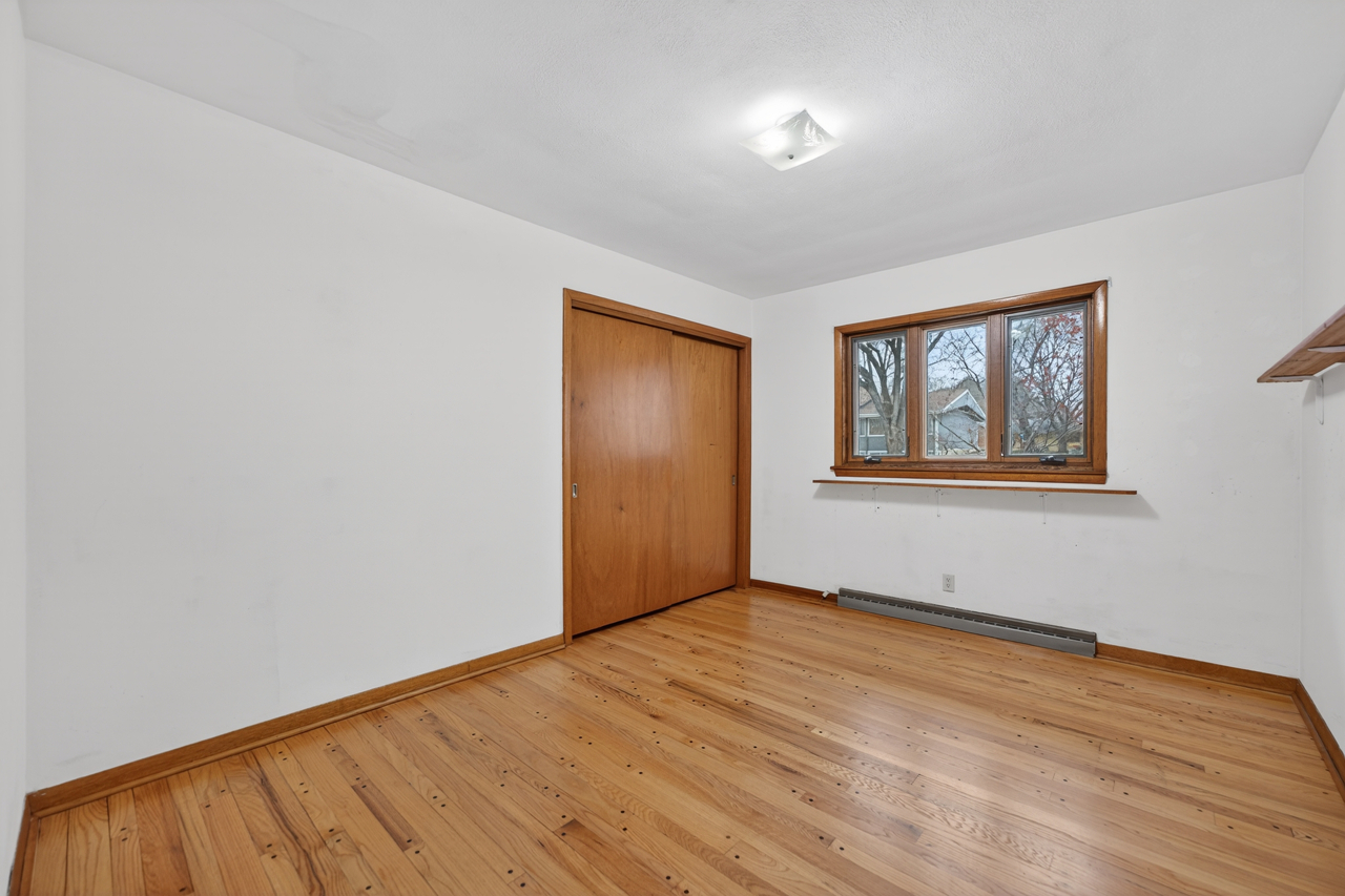 1407 Bolkinwood Drive, Freeport, IL 61032