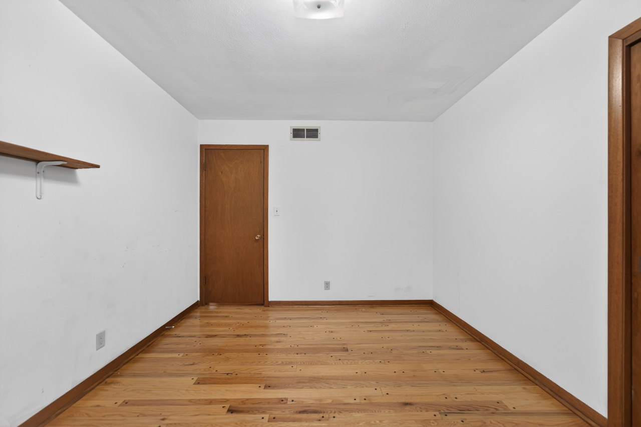 1407 Bolkinwood Drive, Freeport, IL 61032