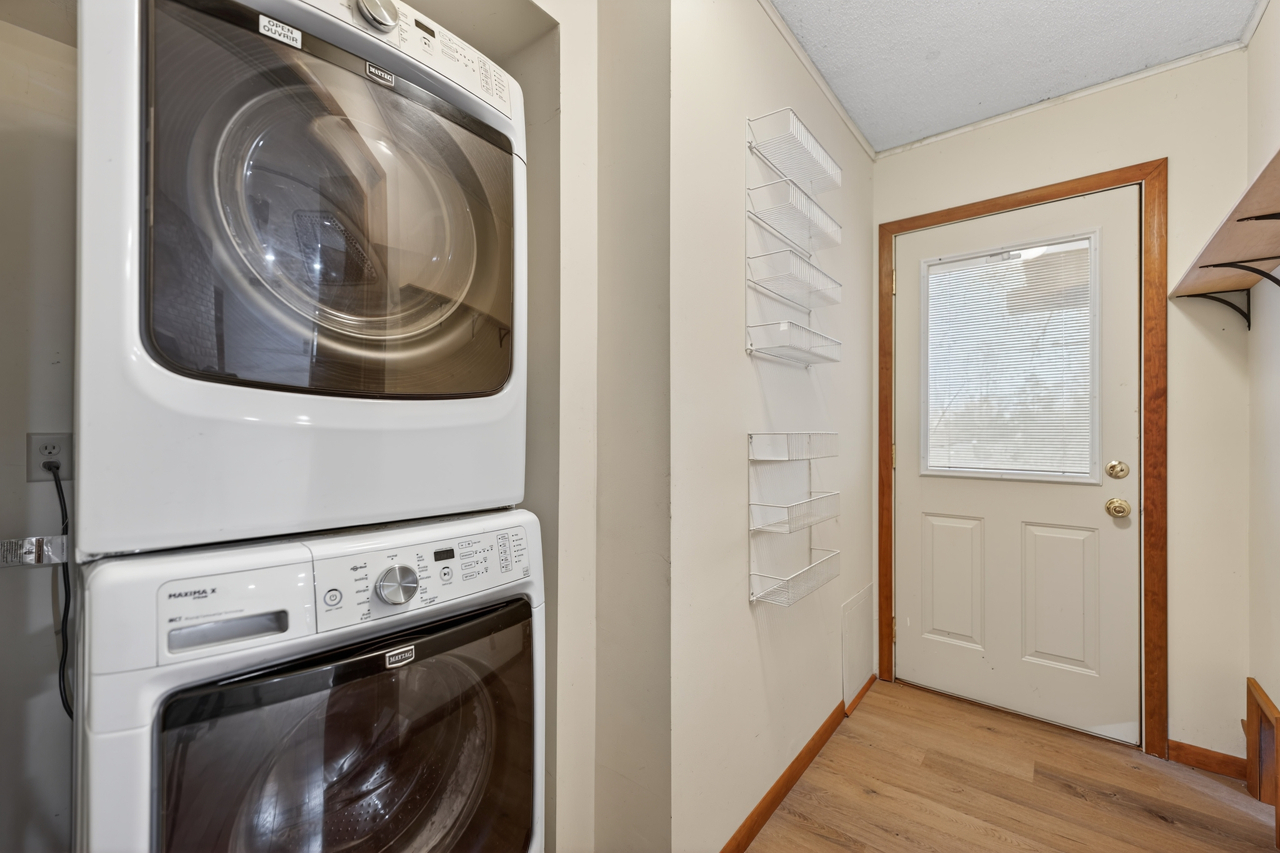 1407 Bolkinwood Drive, Freeport, IL 61032