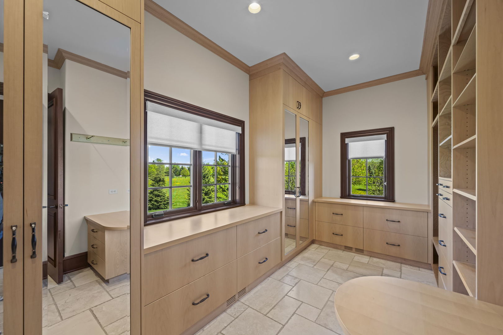 23 Enclave Court, South Barrington, IL 60010