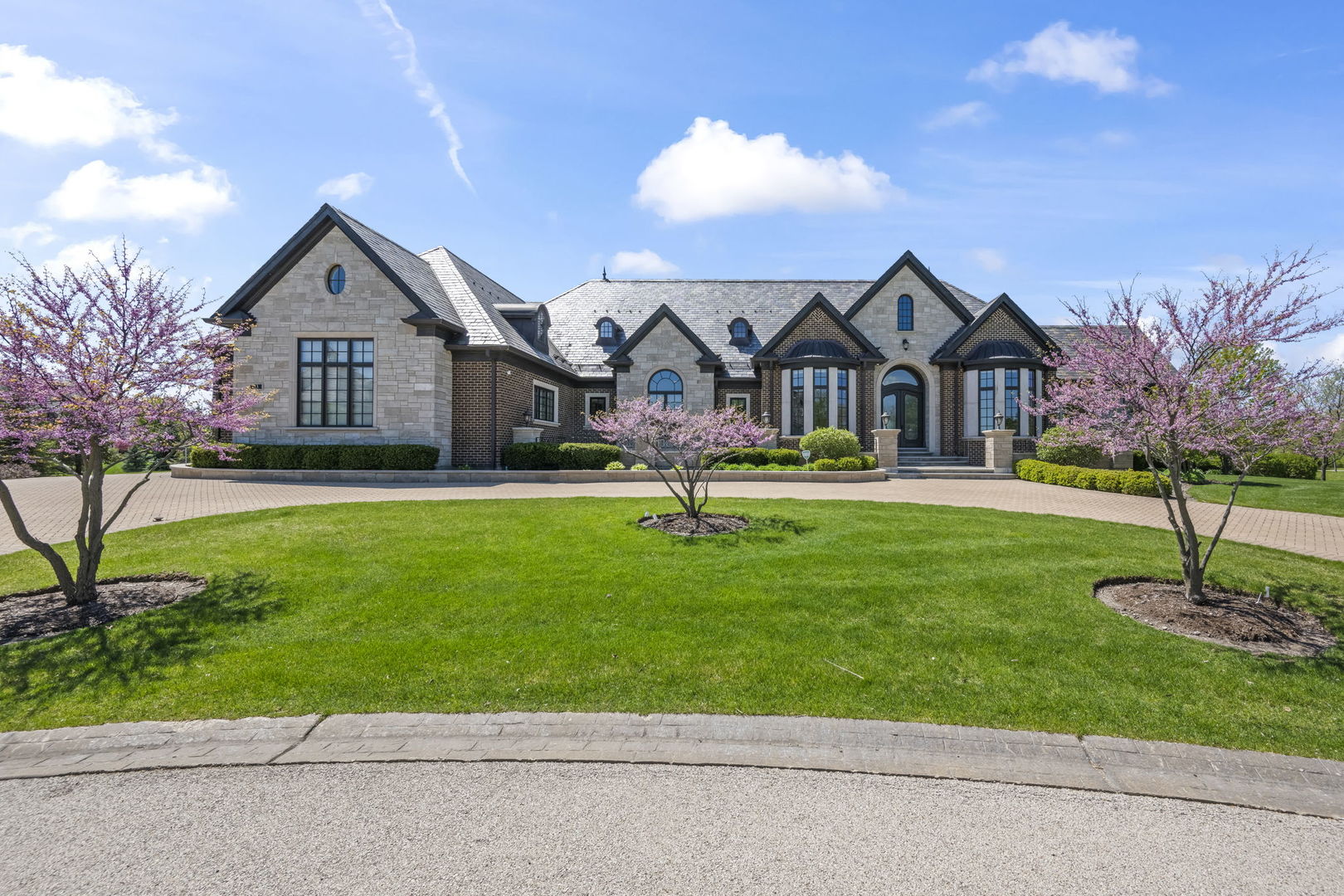 23 Enclave Court, South Barrington, IL 60010