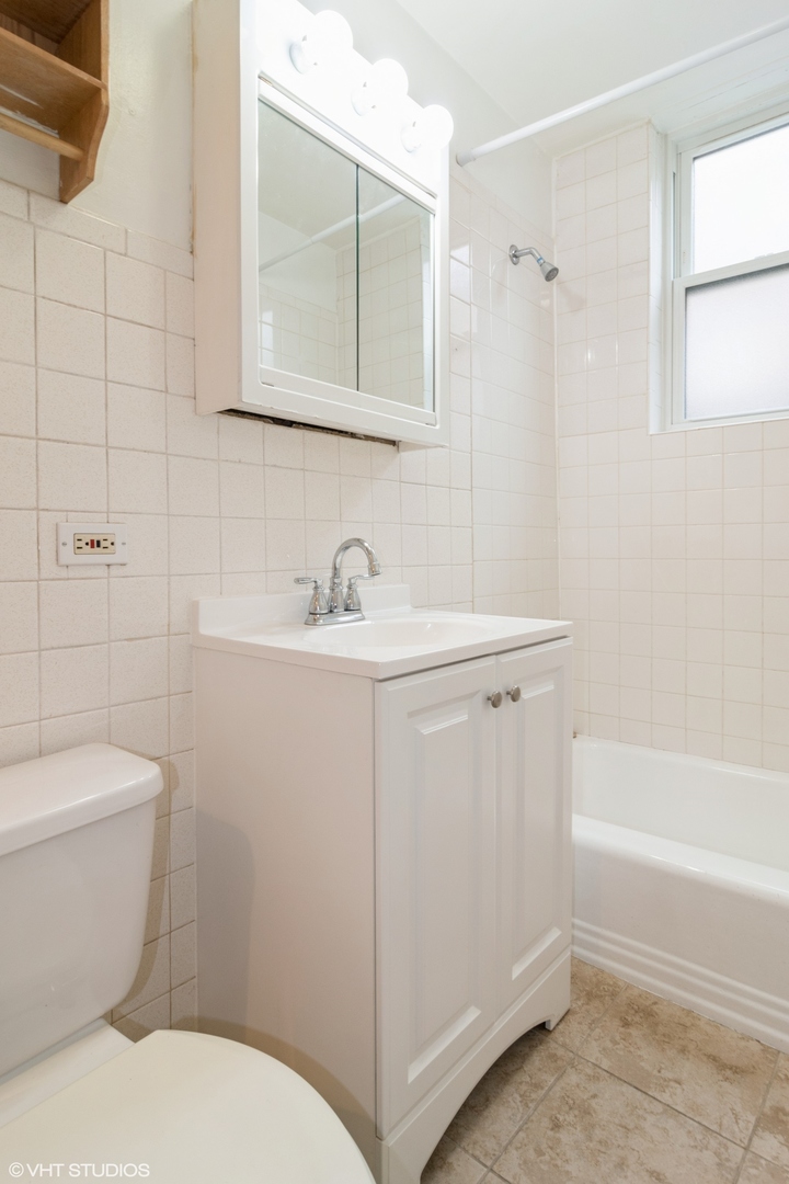 1342 Circle Avenue #1, Forest Park, IL 60130