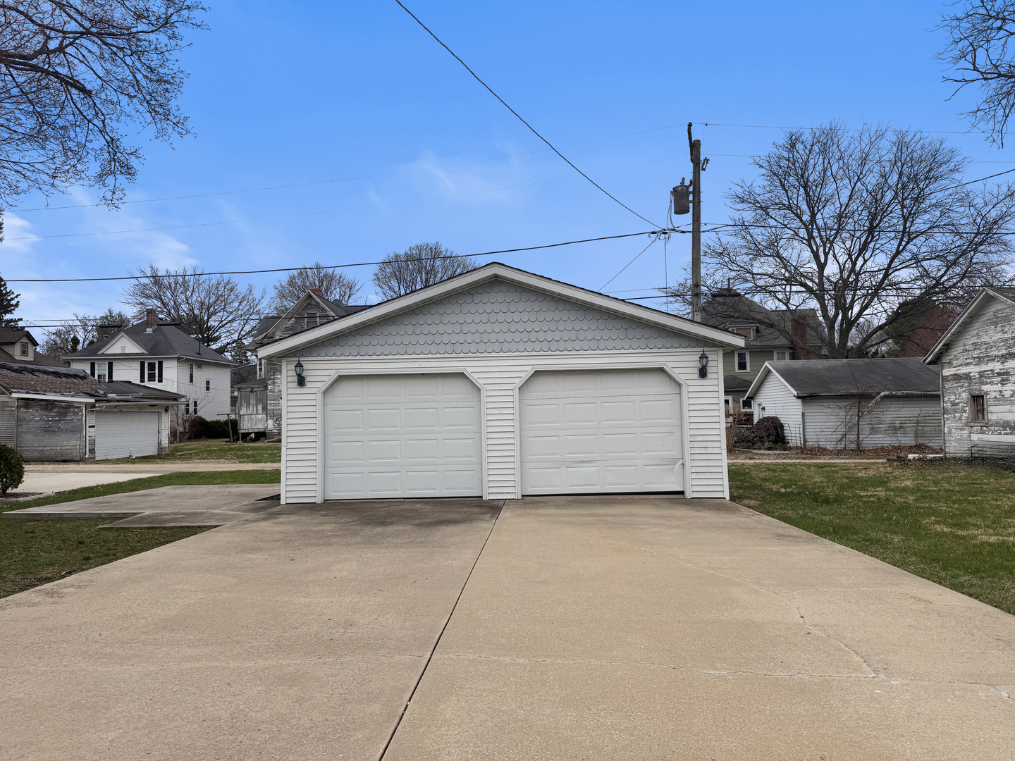 307 W 11th Street, Sterling, IL 61081
