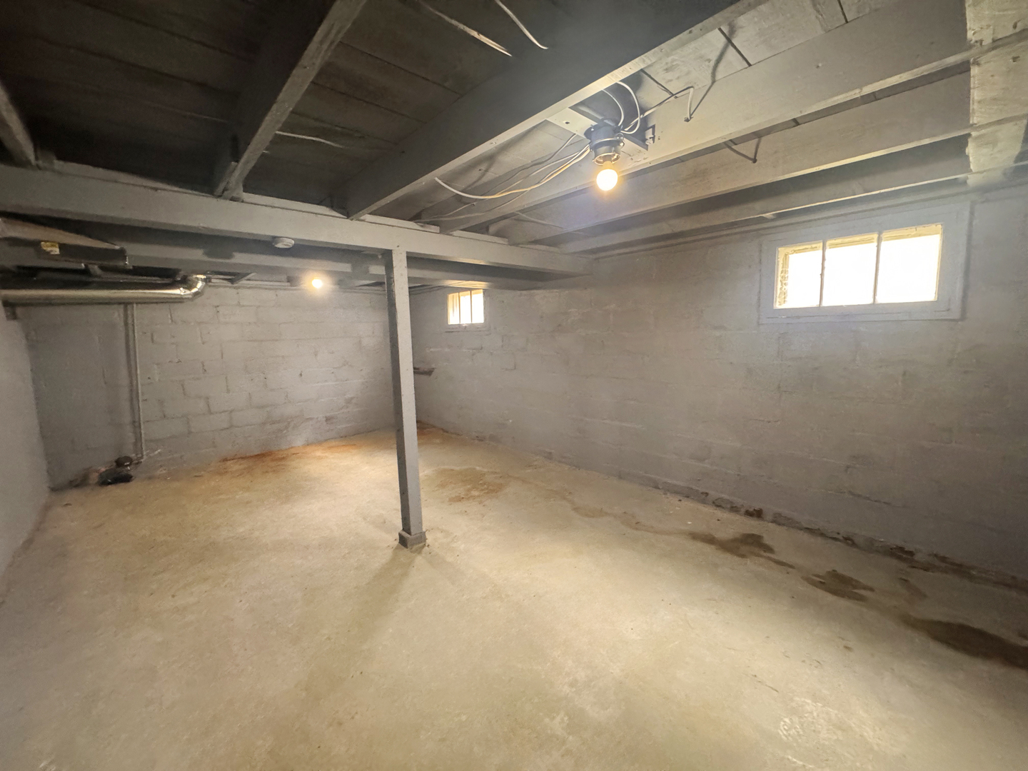 307 W 11th Street, Sterling, IL 61081