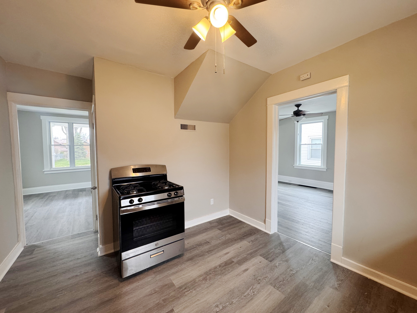 307 W 11th Street, Sterling, IL 61081