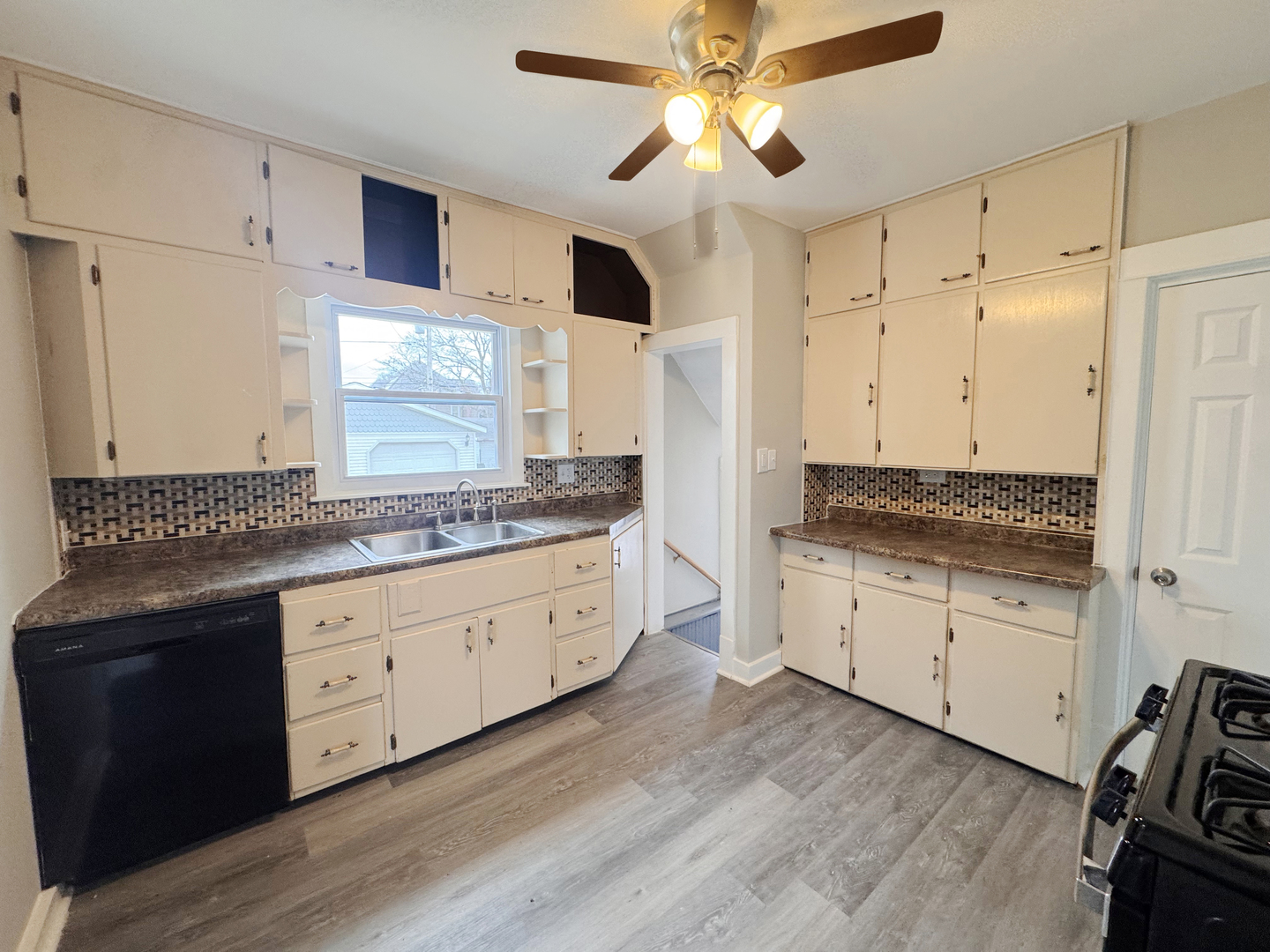 307 W 11th Street, Sterling, IL 61081