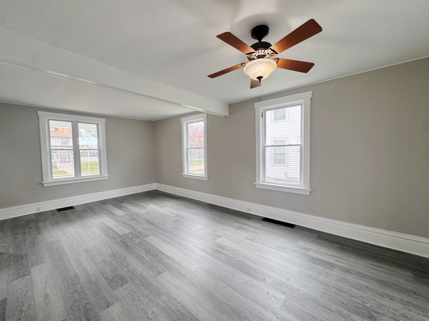 307 W 11th Street, Sterling, IL 61081