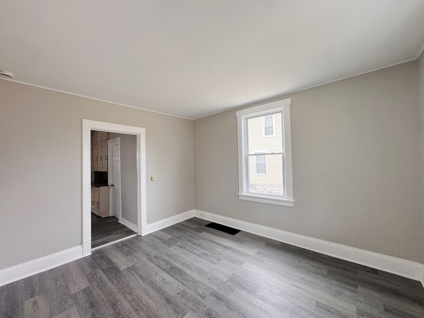 307 W 11th Street, Sterling, IL 61081