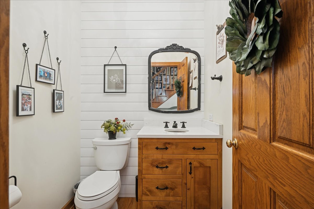 15 Mulberry Drive, Hawthorn Woods, IL 60047