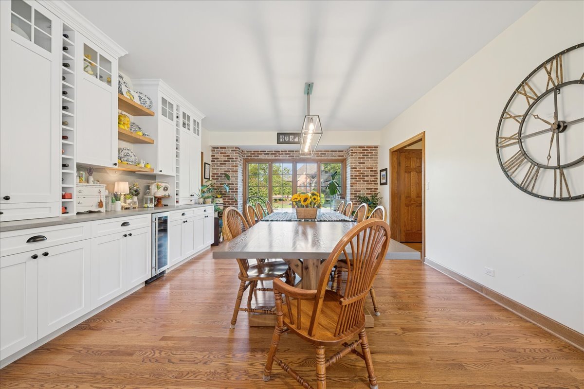 15 Mulberry Drive, Hawthorn Woods, IL 60047