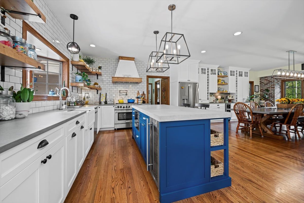 15 Mulberry Drive, Hawthorn Woods, IL 60047