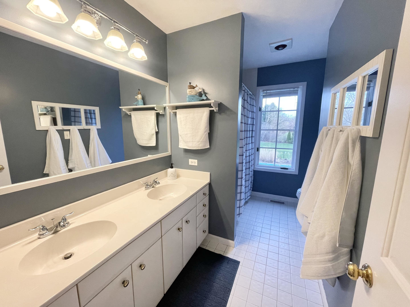 15 Mulberry Drive, Hawthorn Woods, IL 60047