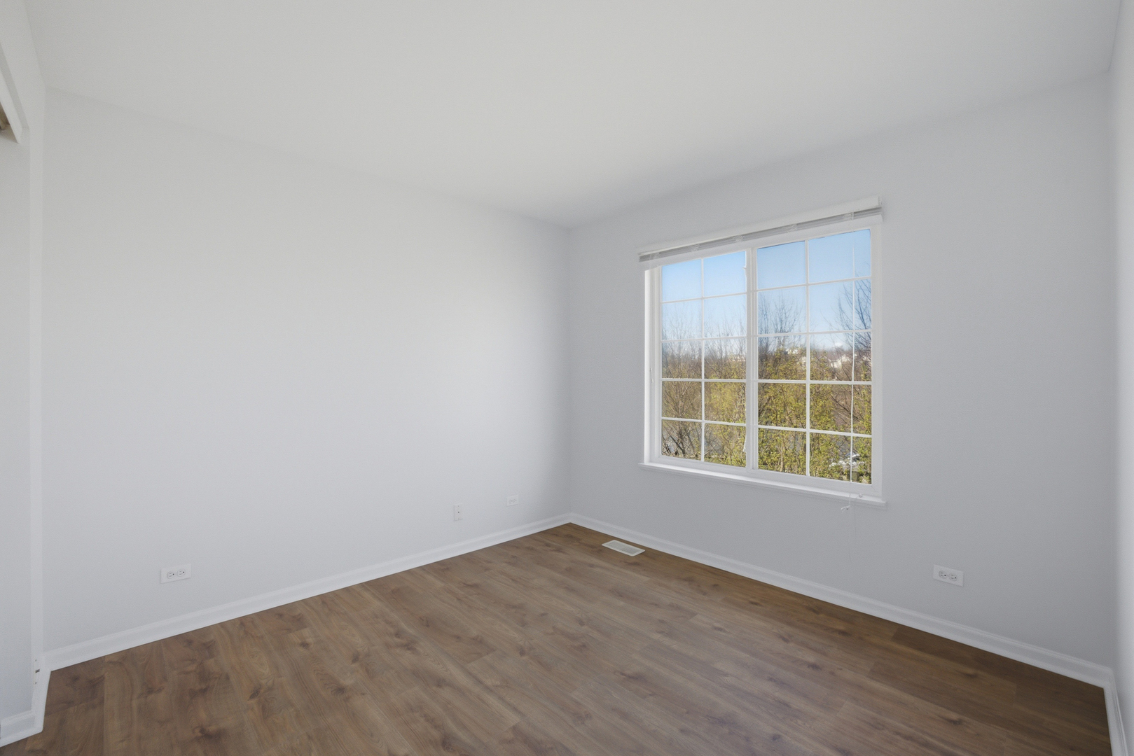 304 Monarch Drive, Streamwood, IL 60107