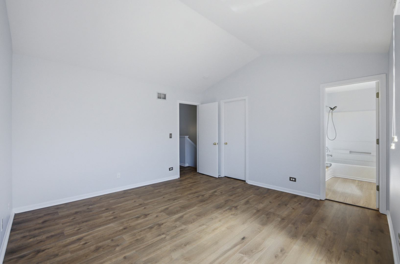 304 Monarch Drive, Streamwood, IL 60107