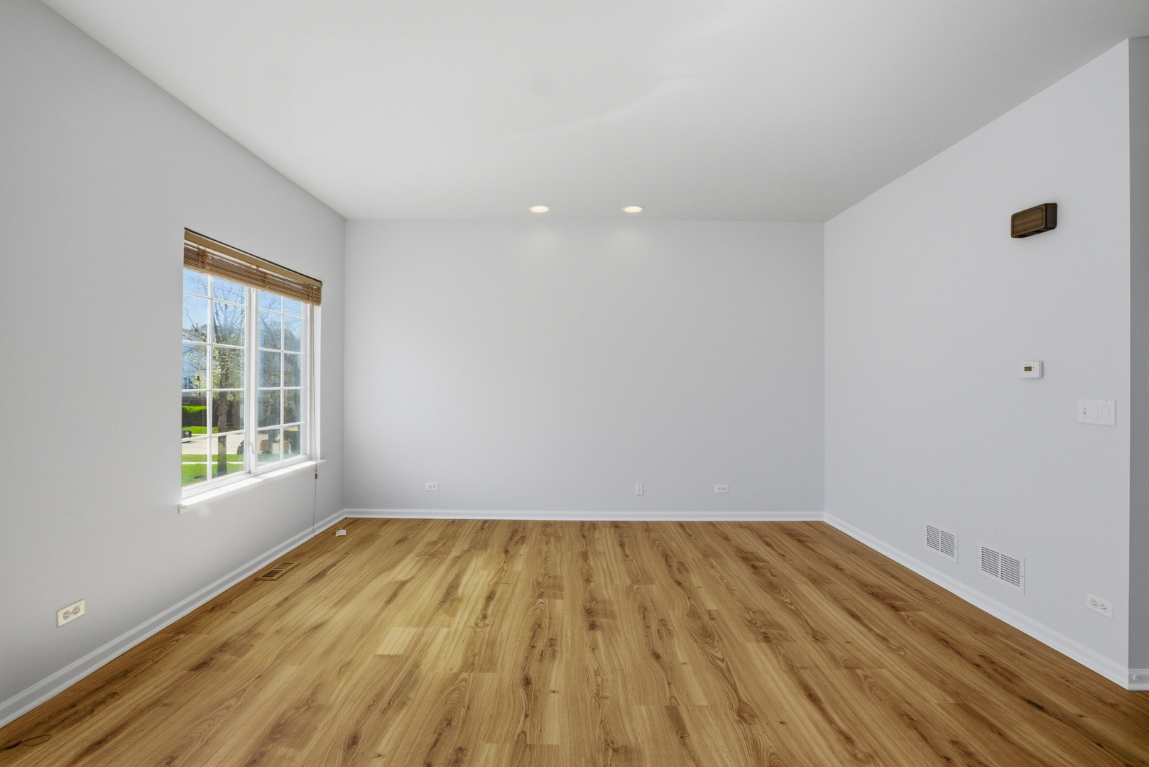 304 Monarch Drive, Streamwood, IL 60107