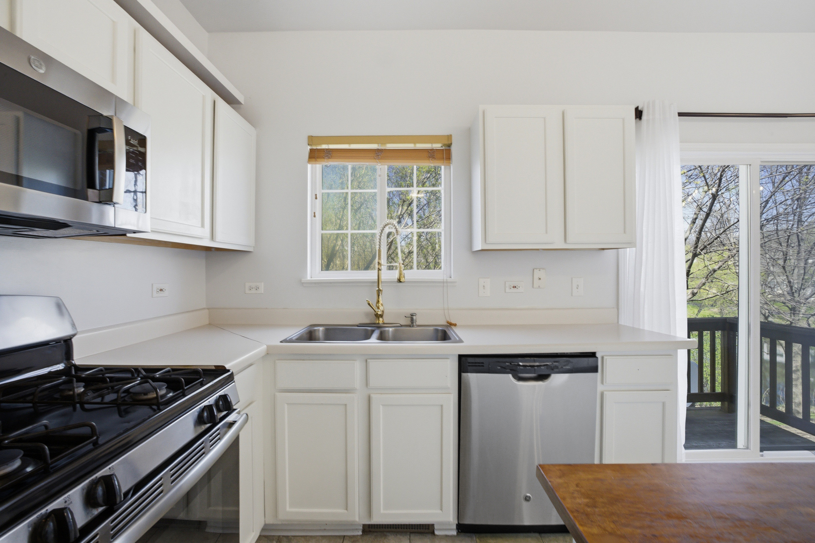 304 Monarch Drive, Streamwood, IL 60107