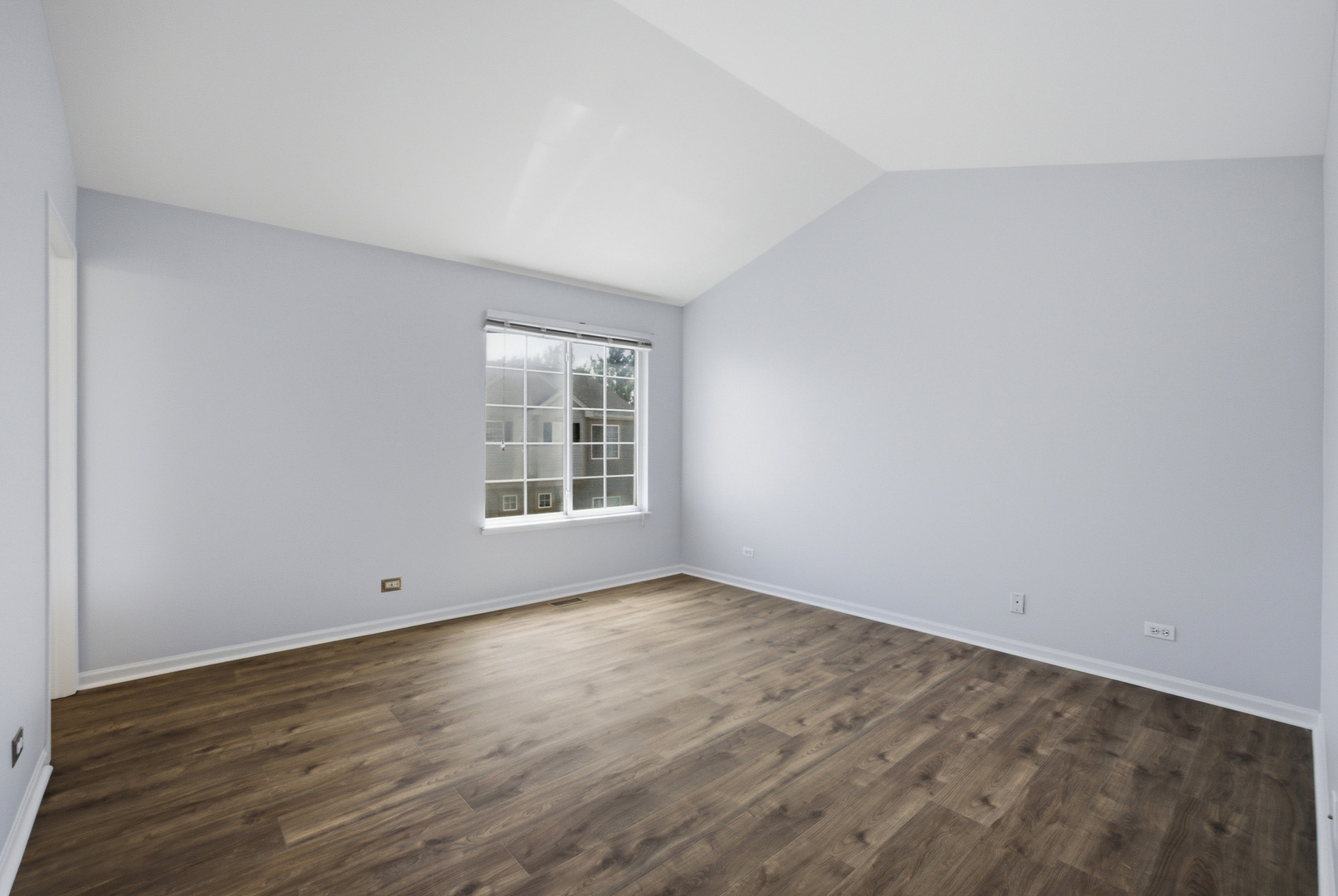 304 Monarch Drive, Streamwood, IL 60107