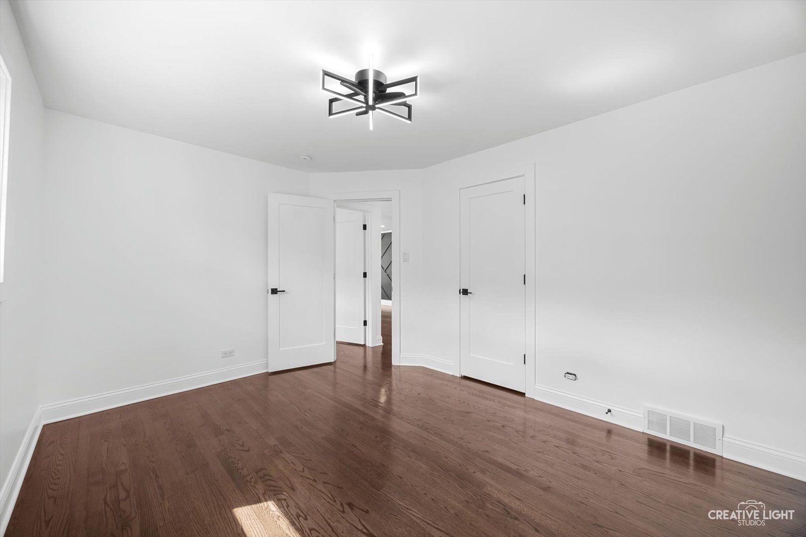 11101 S Ewing Avenue, Chicago, IL 60617