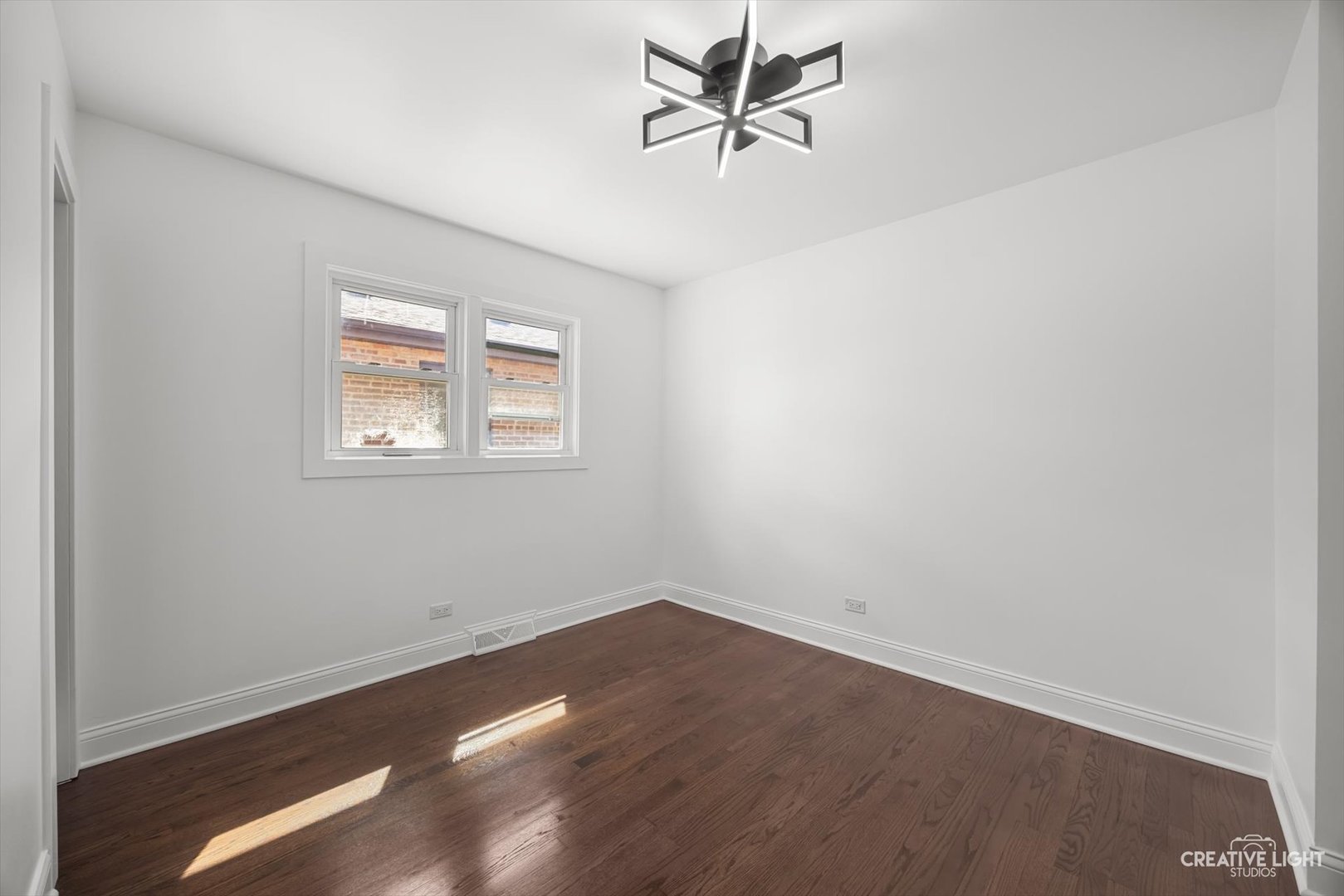 11101 S Ewing Avenue, Chicago, IL 60617