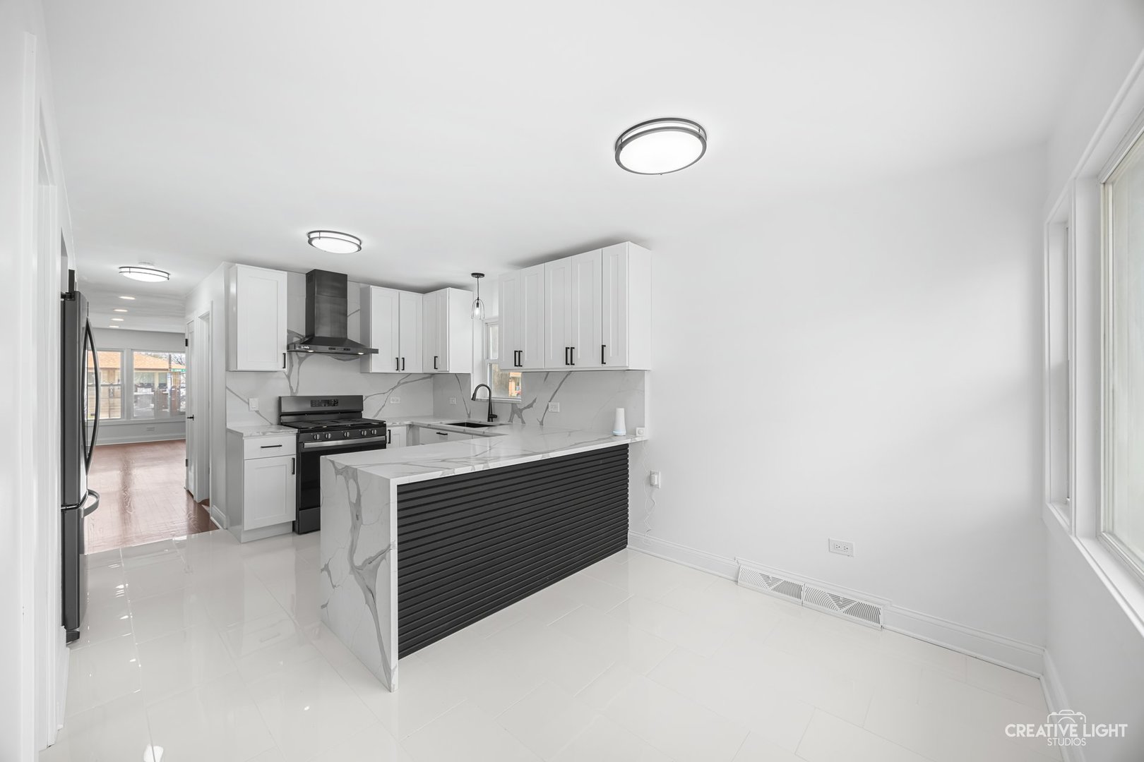 11101 S Ewing Avenue, Chicago, IL 60617