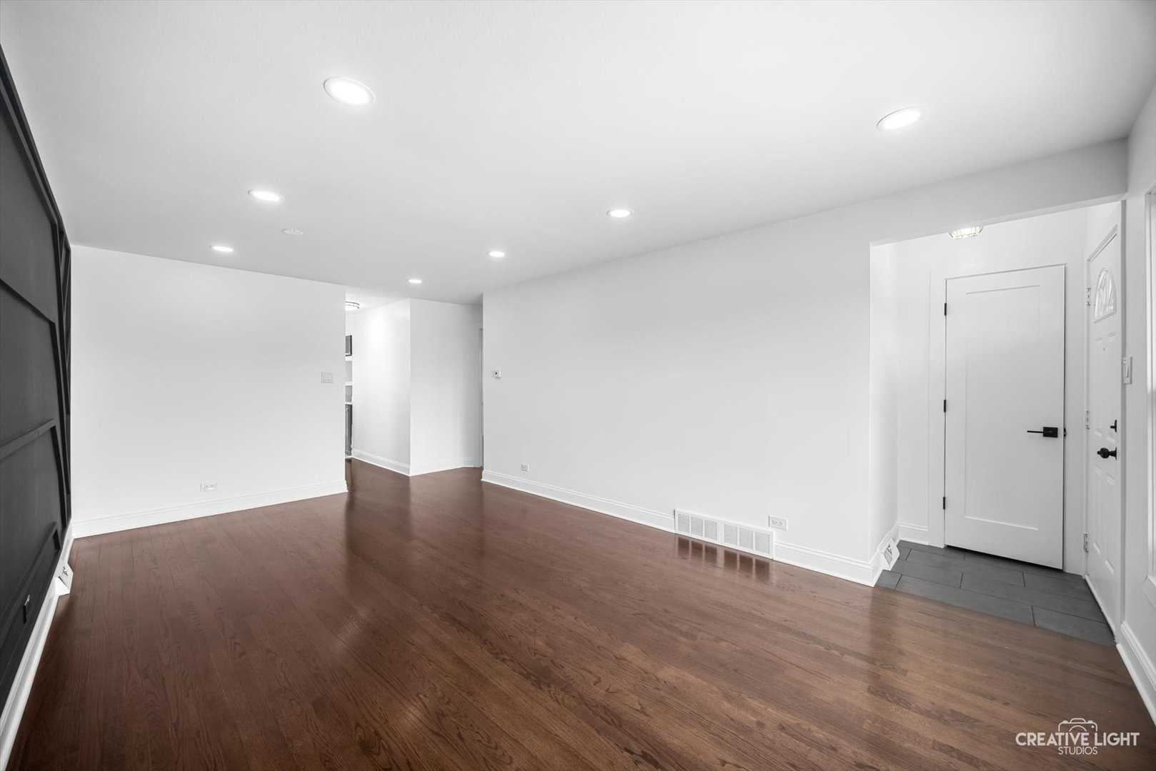 11101 S Ewing Avenue, Chicago, IL 60617