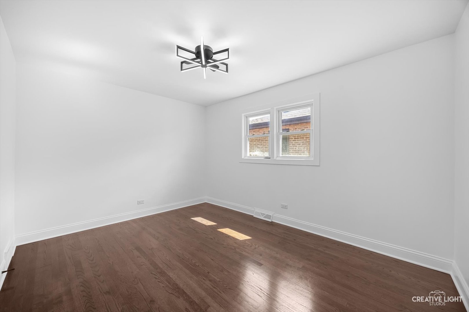 11101 S Ewing Avenue, Chicago, IL 60617