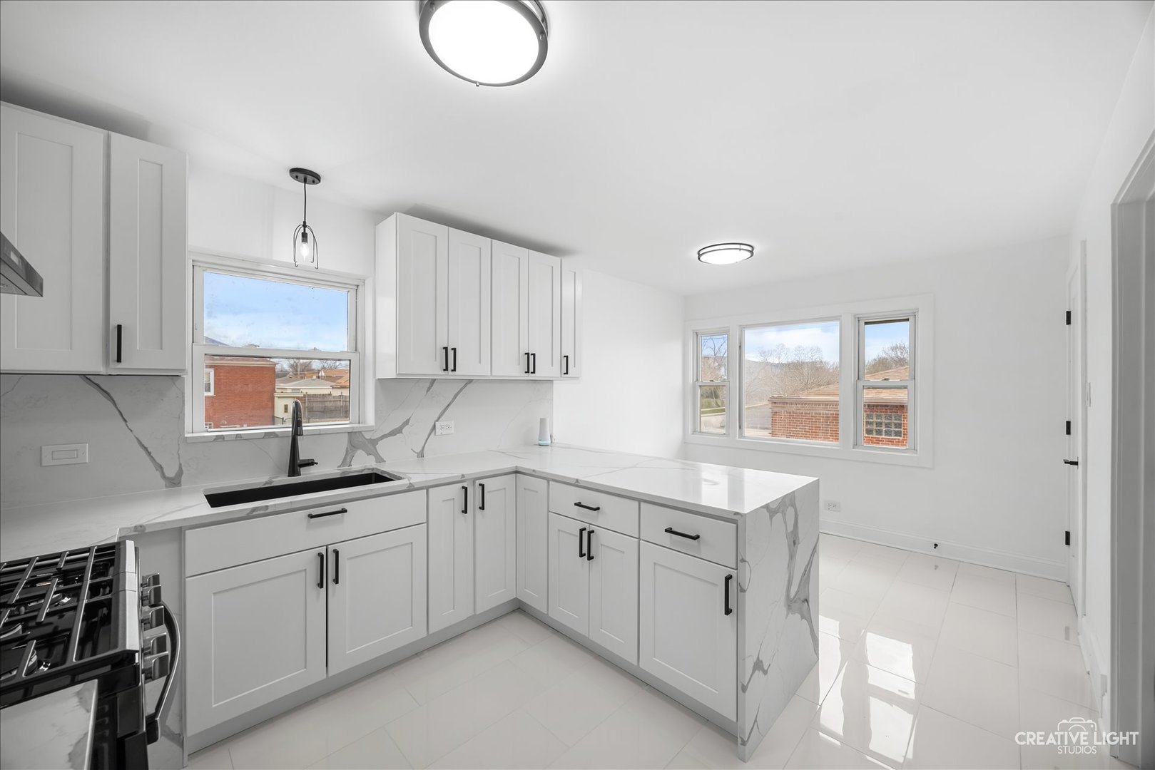 11101 S Ewing Avenue, Chicago, IL 60617