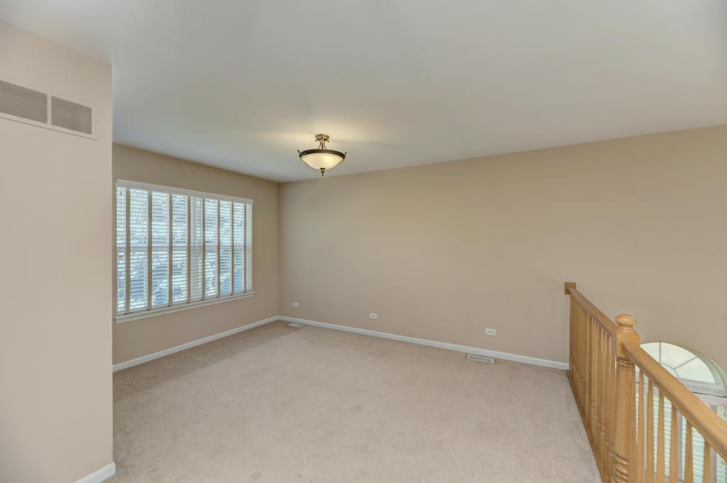 496 Bennett Drive, North Aurora, IL 60542