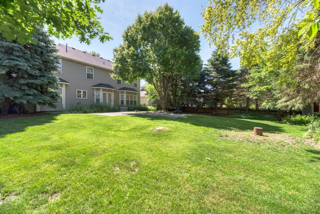 496 Bennett Drive, North Aurora, IL 60542