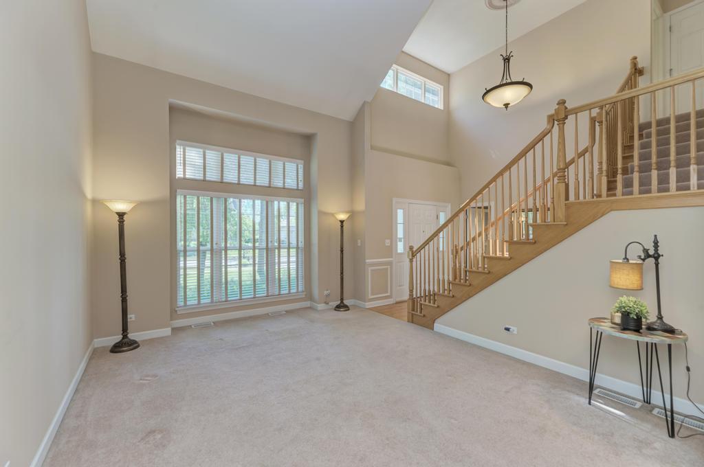 496 Bennett Drive, North Aurora, IL 60542