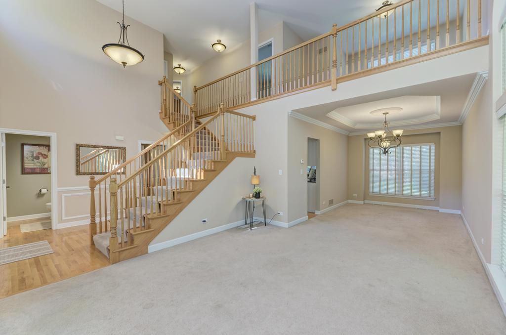 496 Bennett Drive, North Aurora, IL 60542