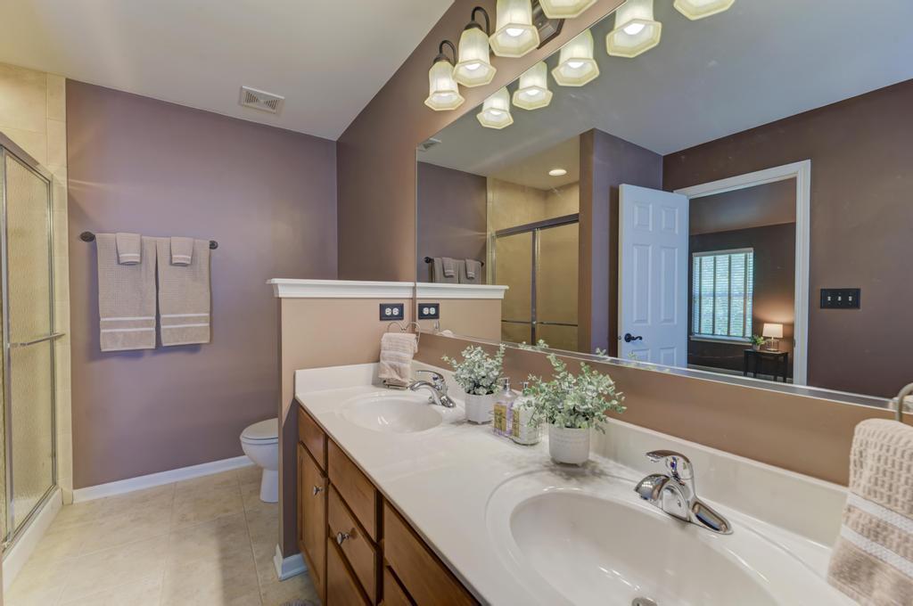 496 Bennett Drive, North Aurora, IL 60542