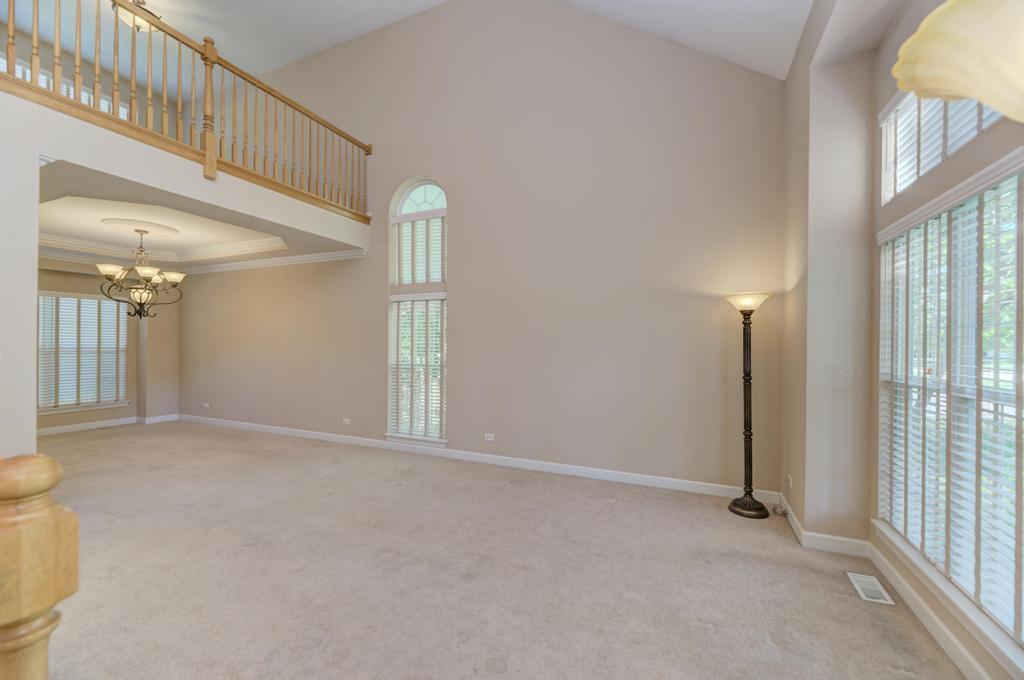 496 Bennett Drive, North Aurora, IL 60542