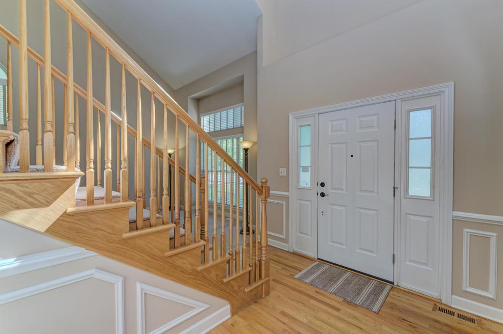 496 Bennett Drive, North Aurora, IL 60542