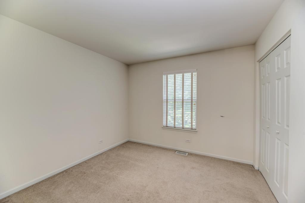 496 Bennett Drive, North Aurora, IL 60542